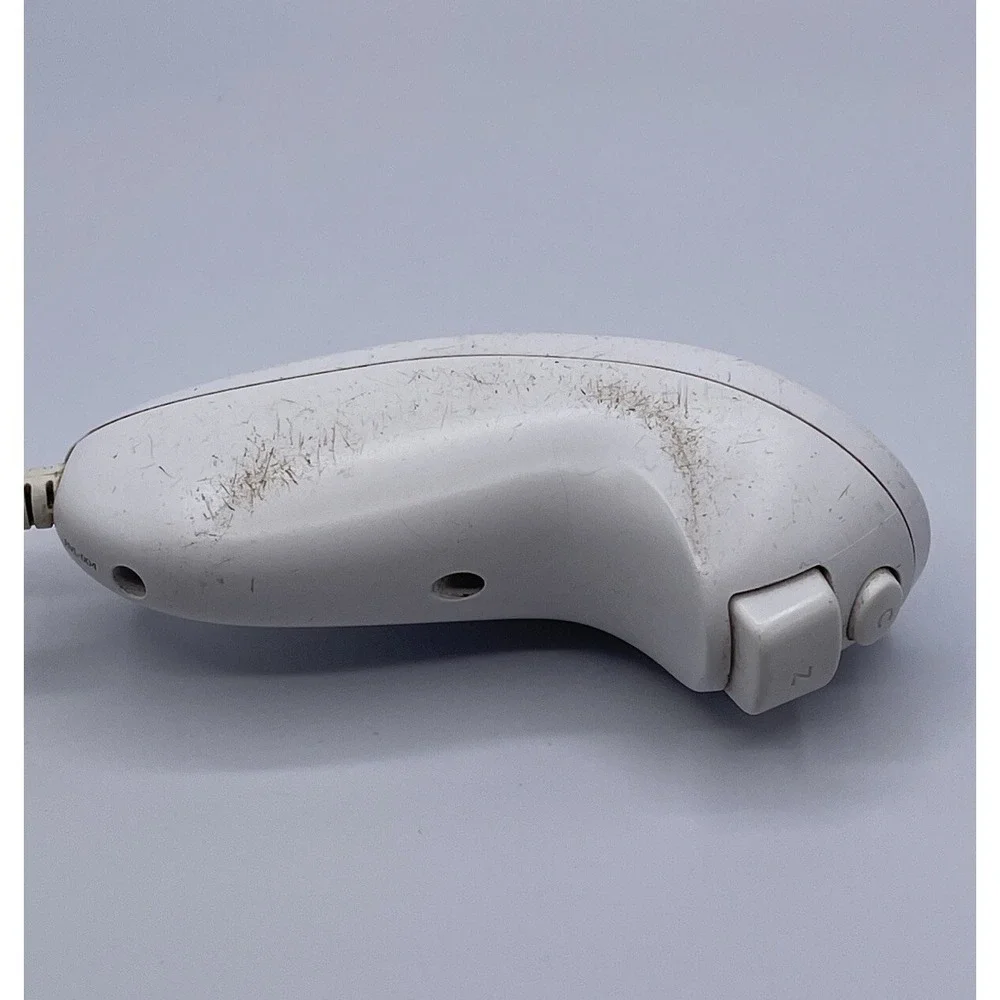 Nintendo Wii Official Authentic OEM White Nunchuck Controller‎ RVL-004 Tested